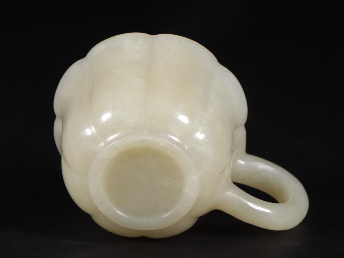 An Exquisite White Jade Cup - 9