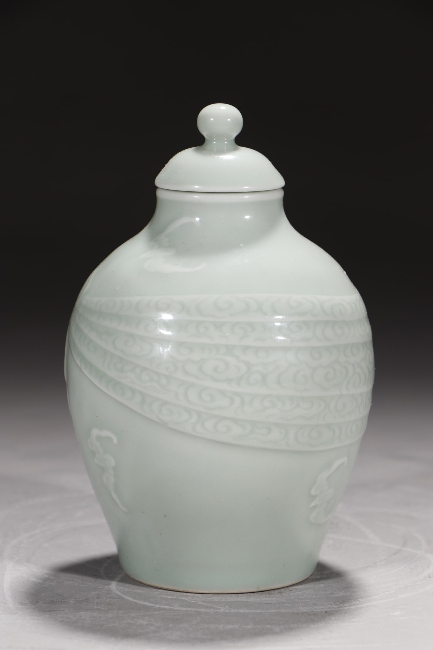 An Exquisite Celadon Glazed Bats Pattern Jar with Cover - 5