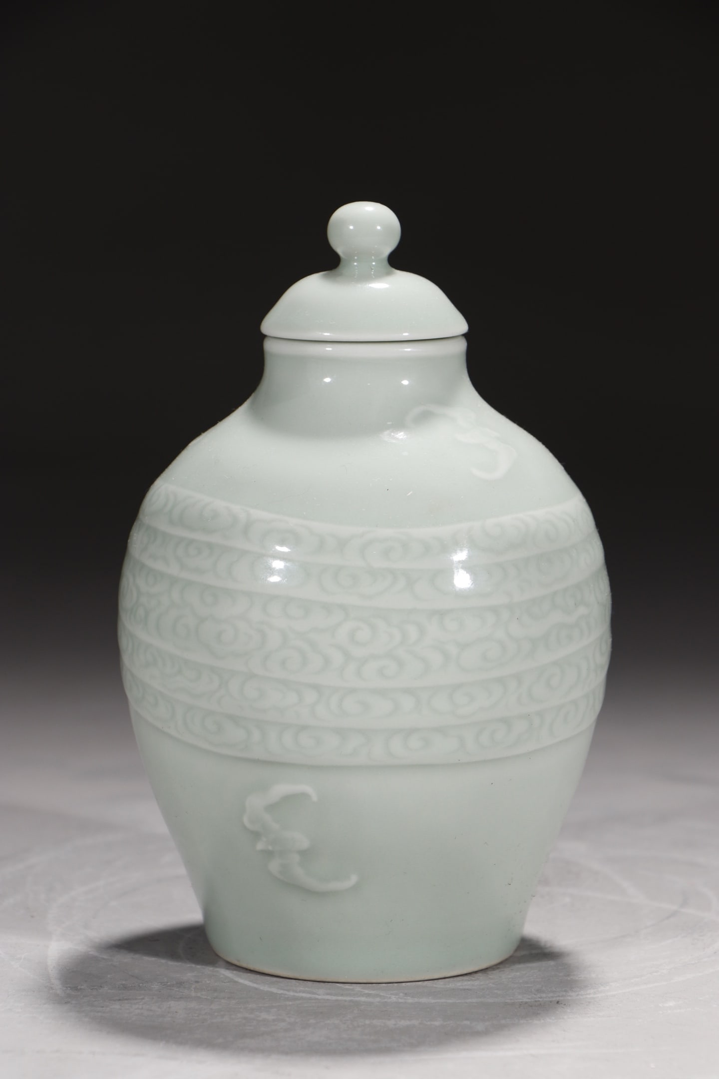 An Exquisite Celadon Glazed Bats Pattern Jar with Cover - 6