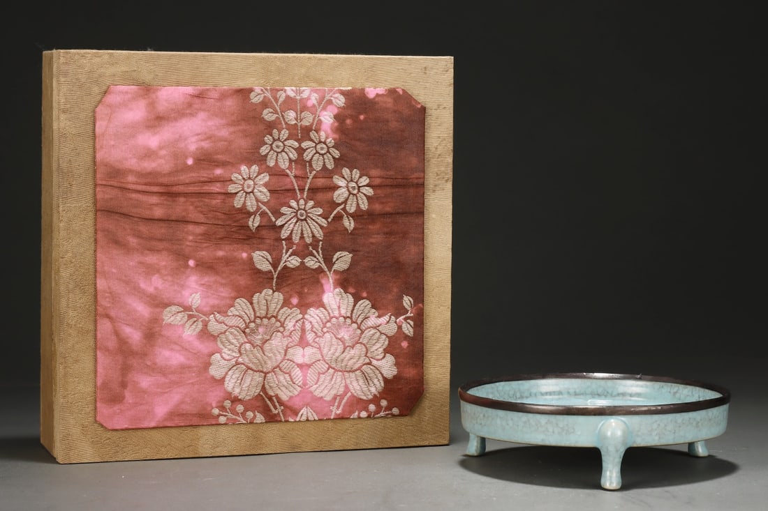 An Exquisite Ru yao Tripod Brush Washer,with an Imperial Poem by Emperor Qianlong: An Exquisite Ru yao Tripod Brush Washer,with an Imperial Poem by Emperor Qianlong,Song Dynasty,China,Size:1.8inx6.2in 