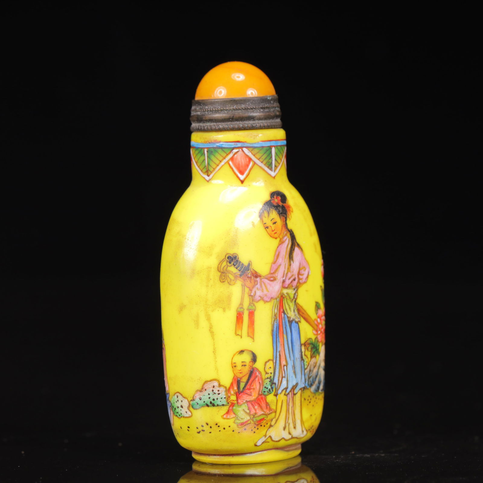 An Exquisite Glass Figure Pattern Snuff Bottle - 4