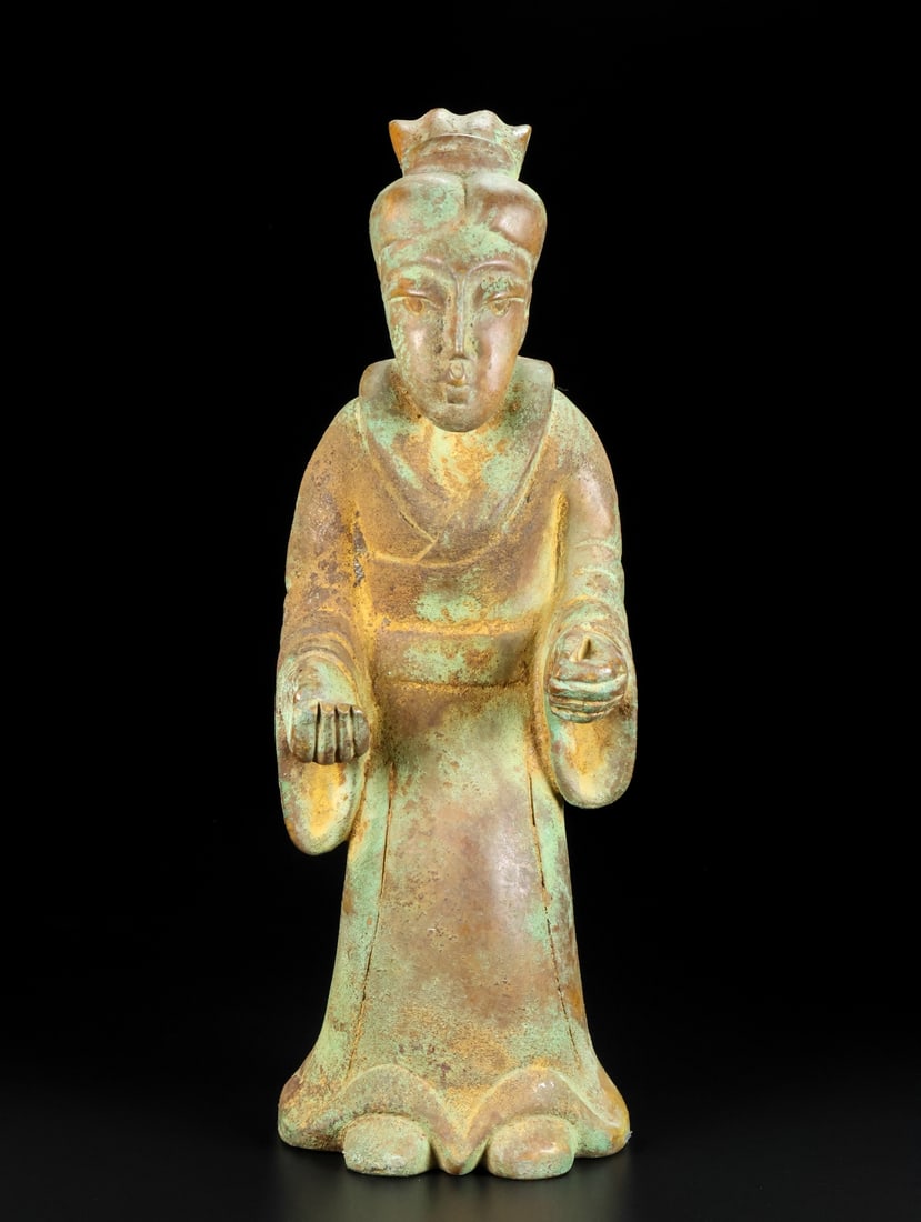 An Exquisite Archaic Jade Figure Ornament: An Exquisite Archaic Jade Figure Ornament,Ancient Time,China,Size:3.1inx2.8inx8.7in,Weight:1218g 高古玉人物摆件,中国远古时੏