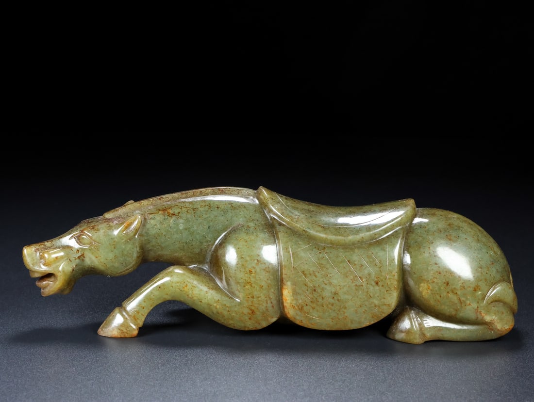 An Exquisite Jasper Horse Ornament: An Exquisite Jasper Horse Ornament,Qing Dynasty,China,Size:8.9inx2.1inx2.6in,Weight:1024g 碧玉马摆件,中国清代