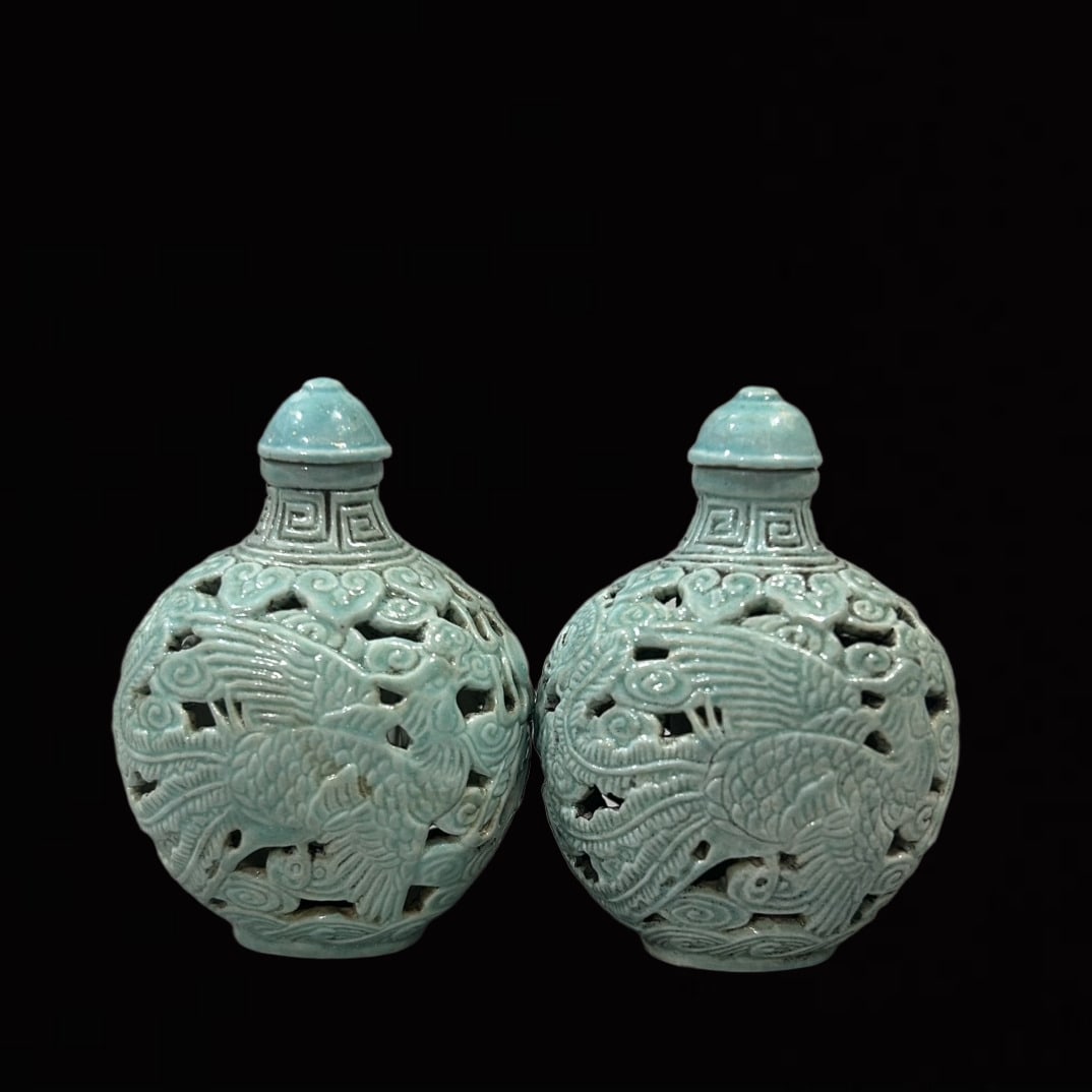 A Pair of Exquisite Turquoise Glazed Dragon and Phoenix Pattern Snuff Bottles: A Pair of Exquisite Turquoise Glazed Dragon and Phoenix Pattern Snuff Bottles,Qing Dynasty,China,Qianlong Four-character Mark,Size:2.8inx1.9in