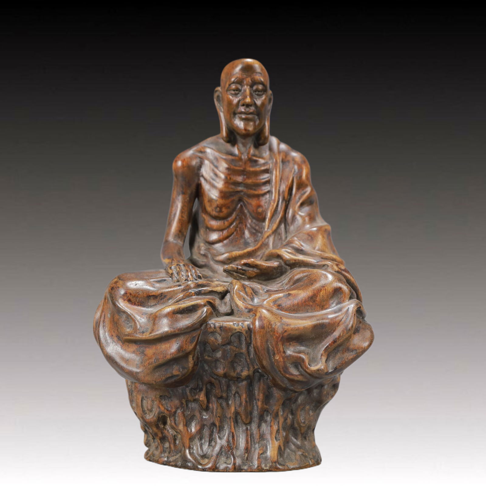 A Rare Eaglewood Statue of Arhat: A Rare Eaglewood Statue of Arhat,Qing Dynasty,China,Size:5.5inx4.3inx9.3in,Weight:500g 沉香木罗汉像,中国清代