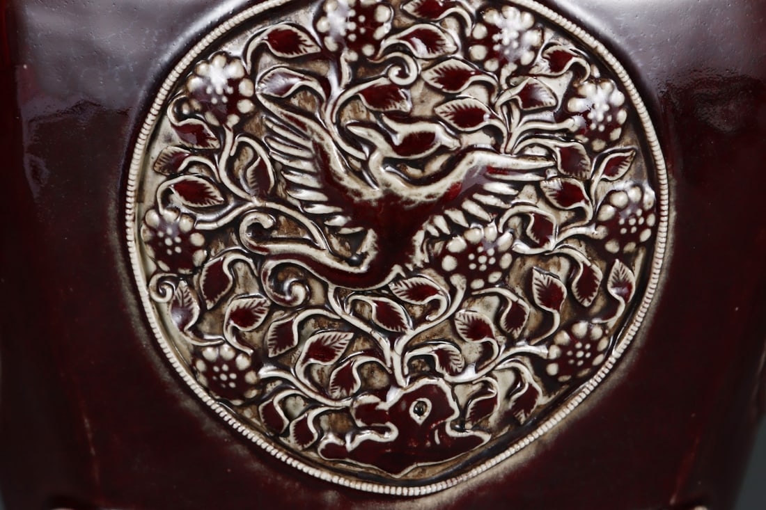 A Huge Ji Red Glazed Lotus Pattern Bottle - 5