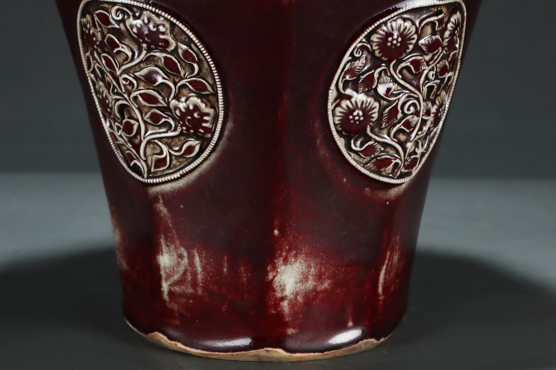 A Huge Ji Red Glazed Lotus Pattern Bottle - 6