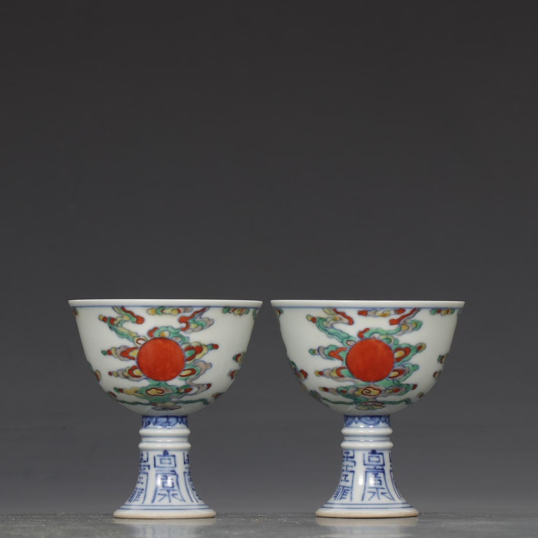 A Pair of Exquisite Doucai Auspicious Cloud Pattern Stem Cups - 2