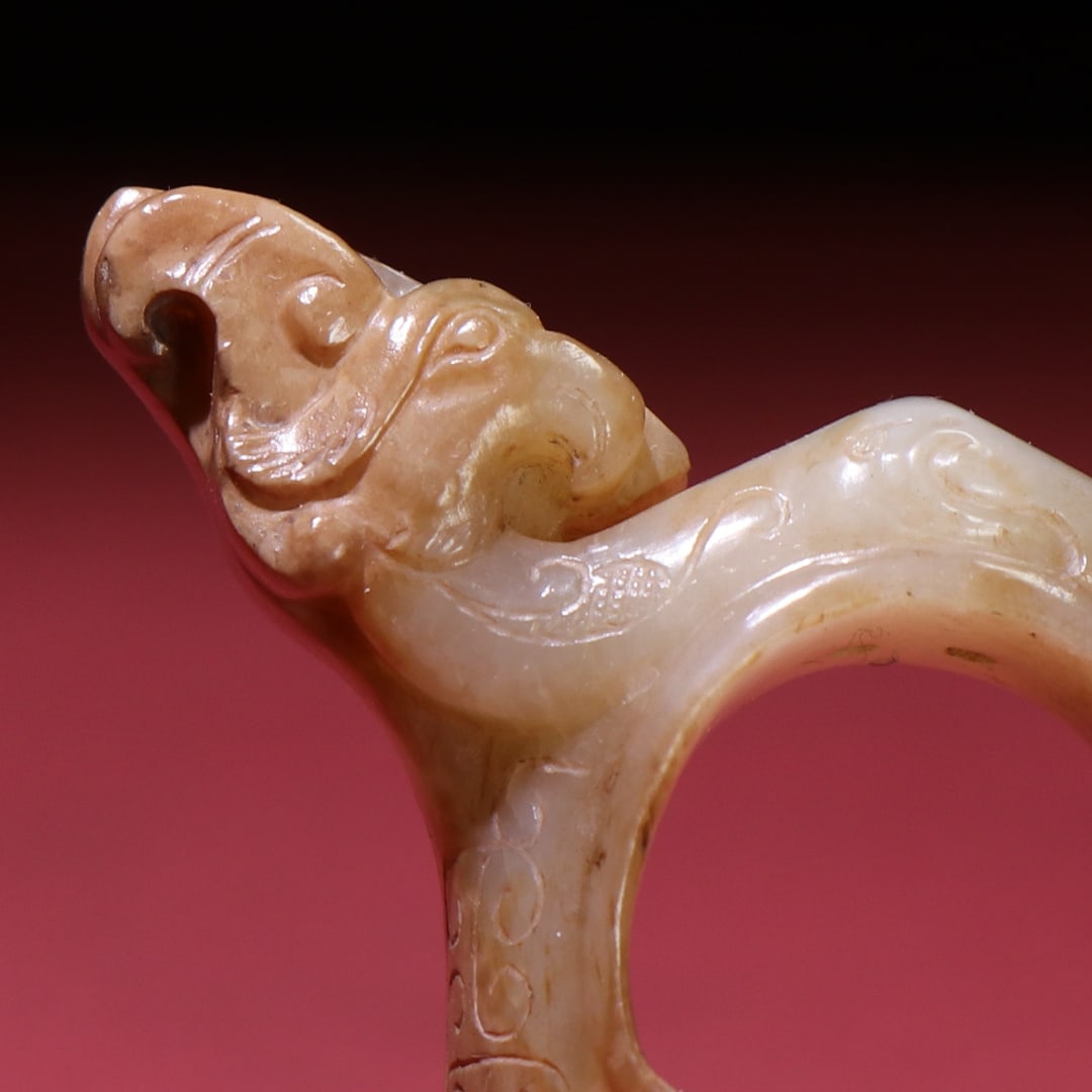 An Exquisite White Jade Deer Pattern Pendant - 2