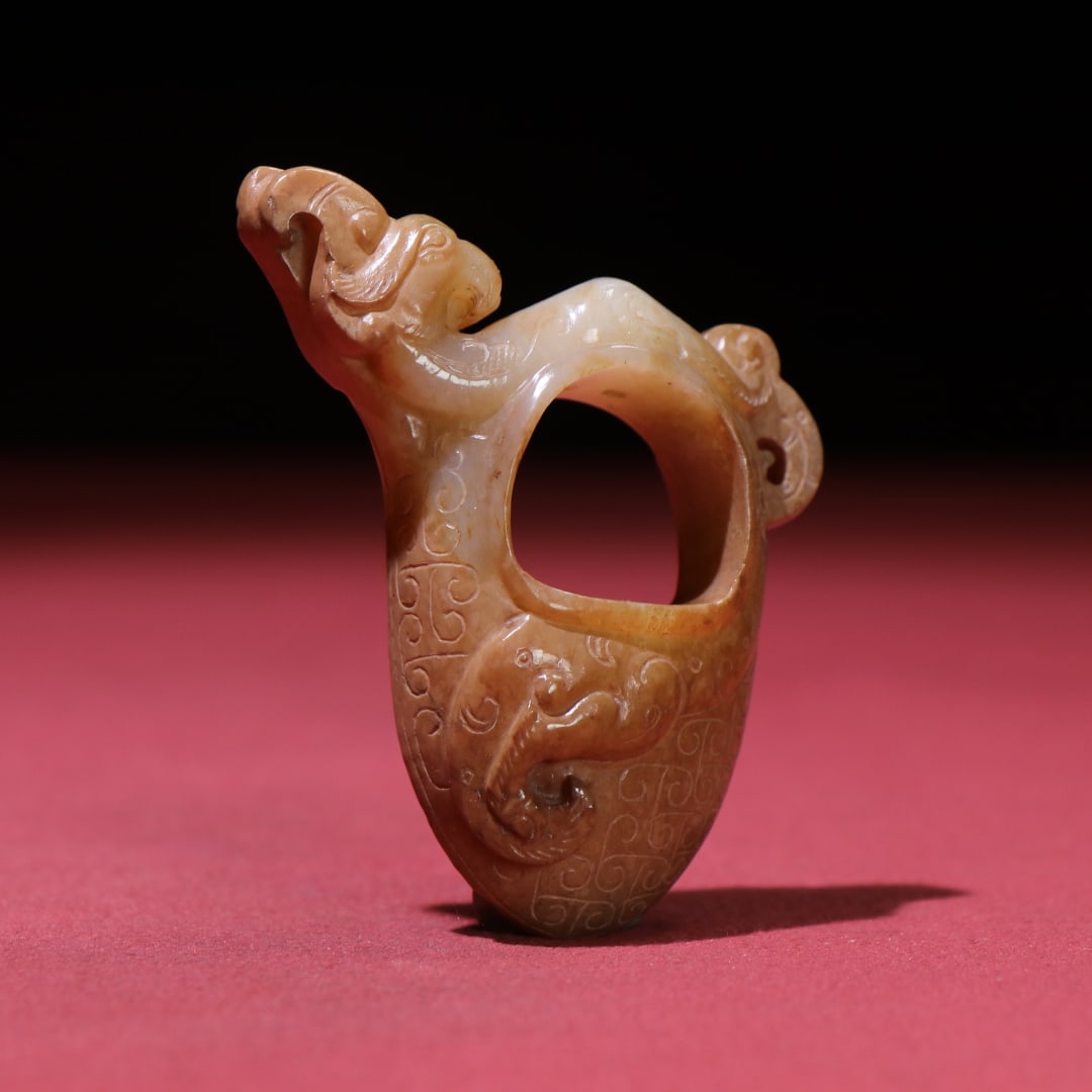 An Exquisite White Jade Deer Pattern Pendant - 4