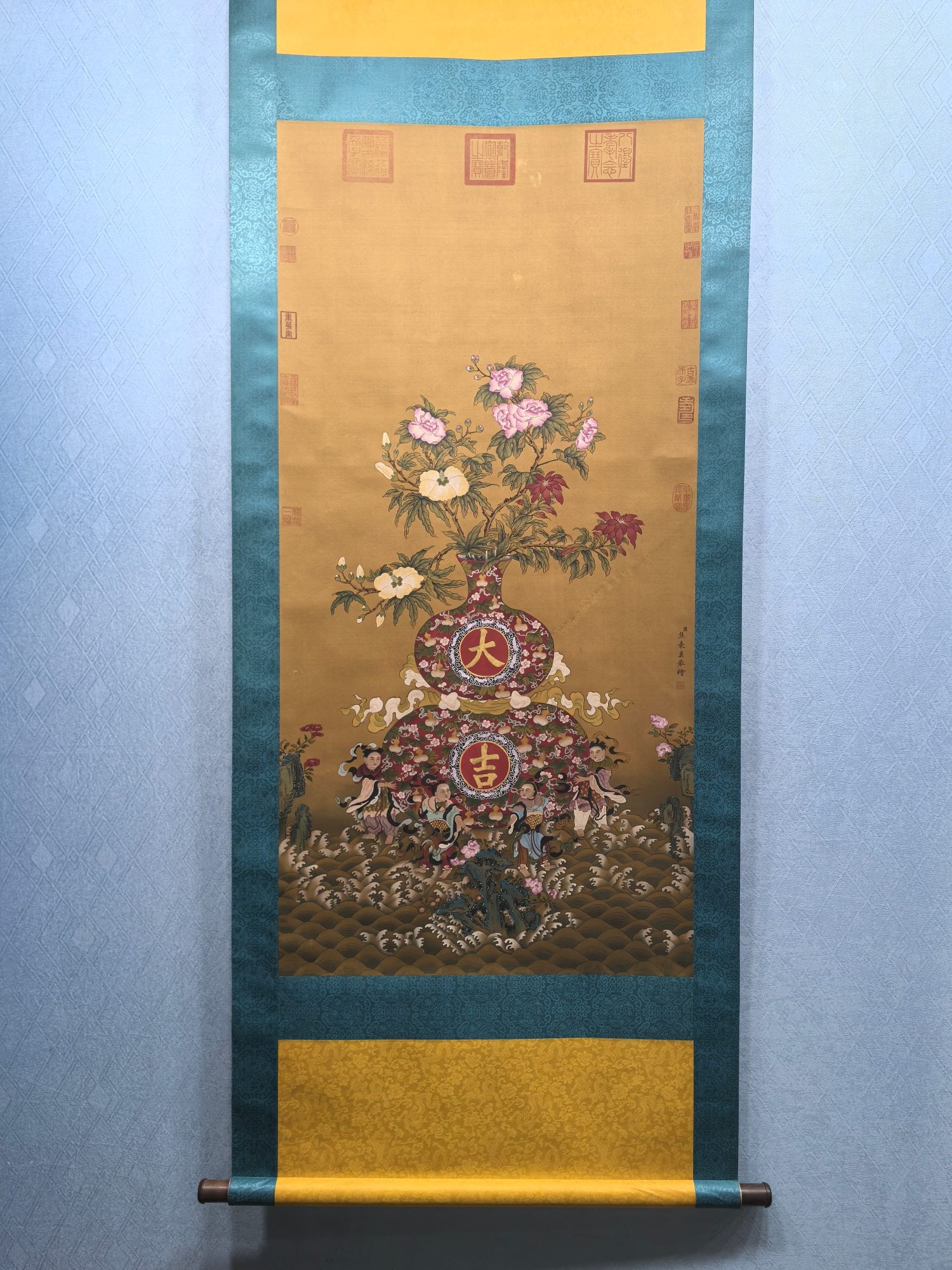 A Chinese Vertical Scroll Ink Painting of Character and Story on Silk: A Chinese Vertical Scroll Ink Painting of Character and Story on Silk,Jiao Bingzhen,Size:26inx52.6in 