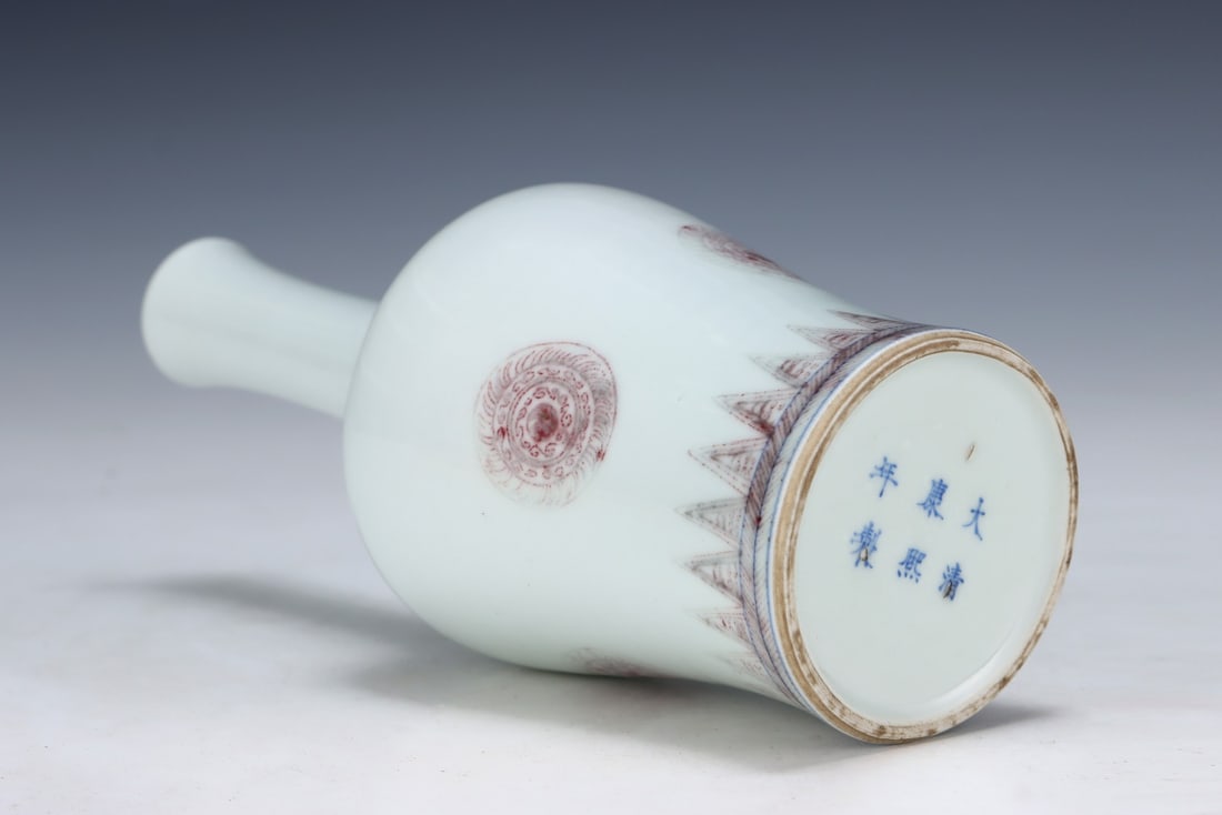 An Exquisite Underglaze-Red Vase - 7
