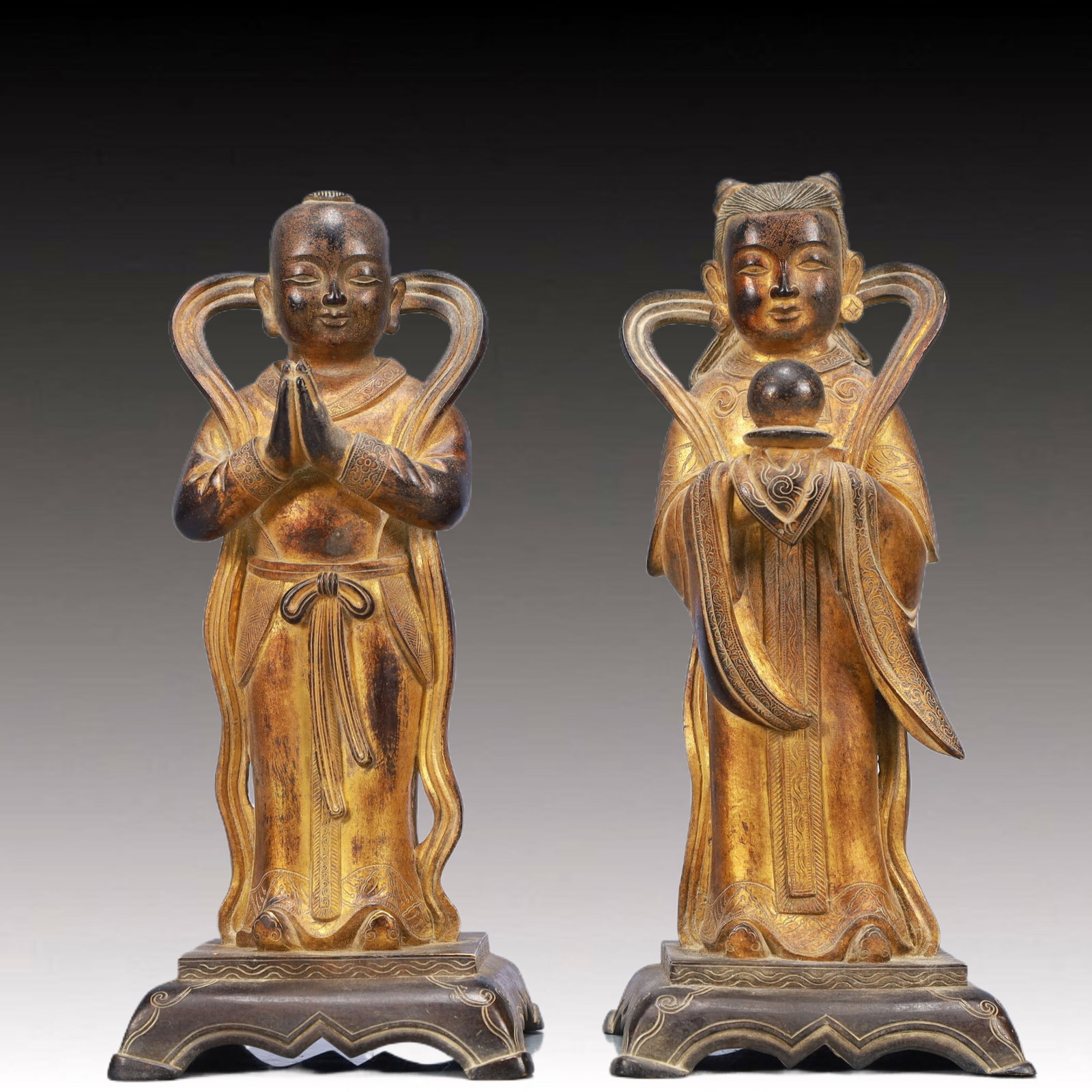 A Rare Gilt Bronze Figure Statue: A Rare Gilt Bronze Figure Statue, Qing Dynasty, China, Size:9.5x8x8.7in, Weight:3200g 铜鎏金人物像,中国清代