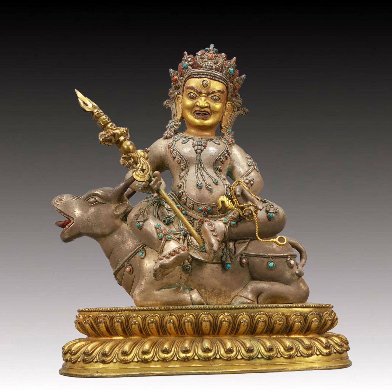 A Solemn Gilt Bronze Statue of Mammon,Inlaid Turquoise: A Solemn Gilt Bronze Statue of Mammon,Inlaid Turquoise,Ming Dynasty, China,Size:11.8inx4.7inx14.6in,Weight:10100g 