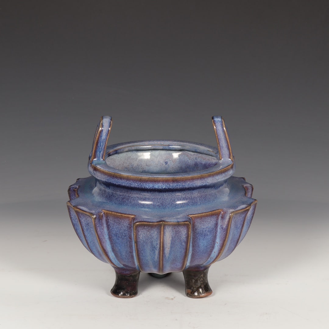 An Exquisite Jun yao Purple Glazed Double-Ears and Tripod Censer: An Exquisite Jun yao Purple Glazed Double-Ears and Tripod Censer,Song Dynasty,China,Size:8.3inx8.1in 钧窑紫釉双耳三足香炉,中国&#
