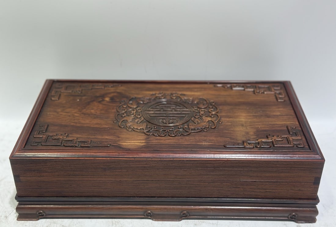 A Huge Huanghuali wood Bats and Peach Pattern Box: A Huge Huanghuali wood Bats and Peach Pattern Box,Qing Dynasty, China,Size:15.7inx8.7inx4.2in 黄花梨木福寿纹盒子,中国清代