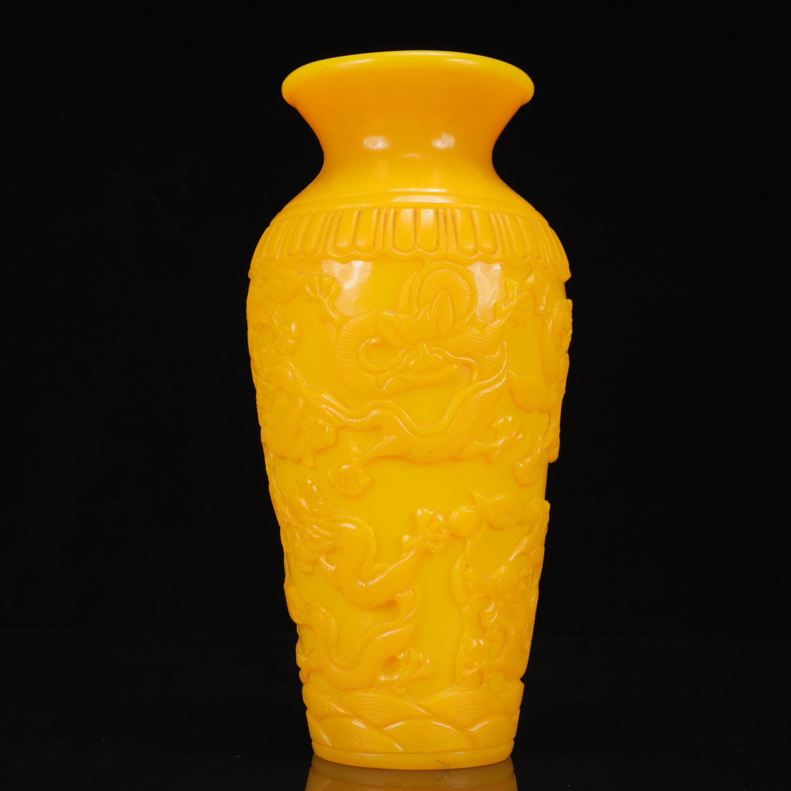 An Exquisite Glass Dragon Pattern Vase (1 of 14)