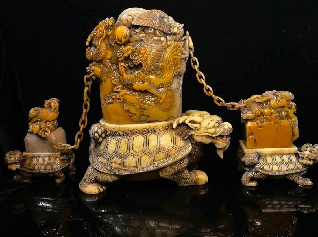 A Set of Fine Tianhuang Stone Auspicious Beast Seals: A Set of Fine Tianhuang Stone Auspicious Beast Seals,Qing Dynasty,China,Size:13.8inx8.3in 一套田黄石瑞兽印章,中国清代