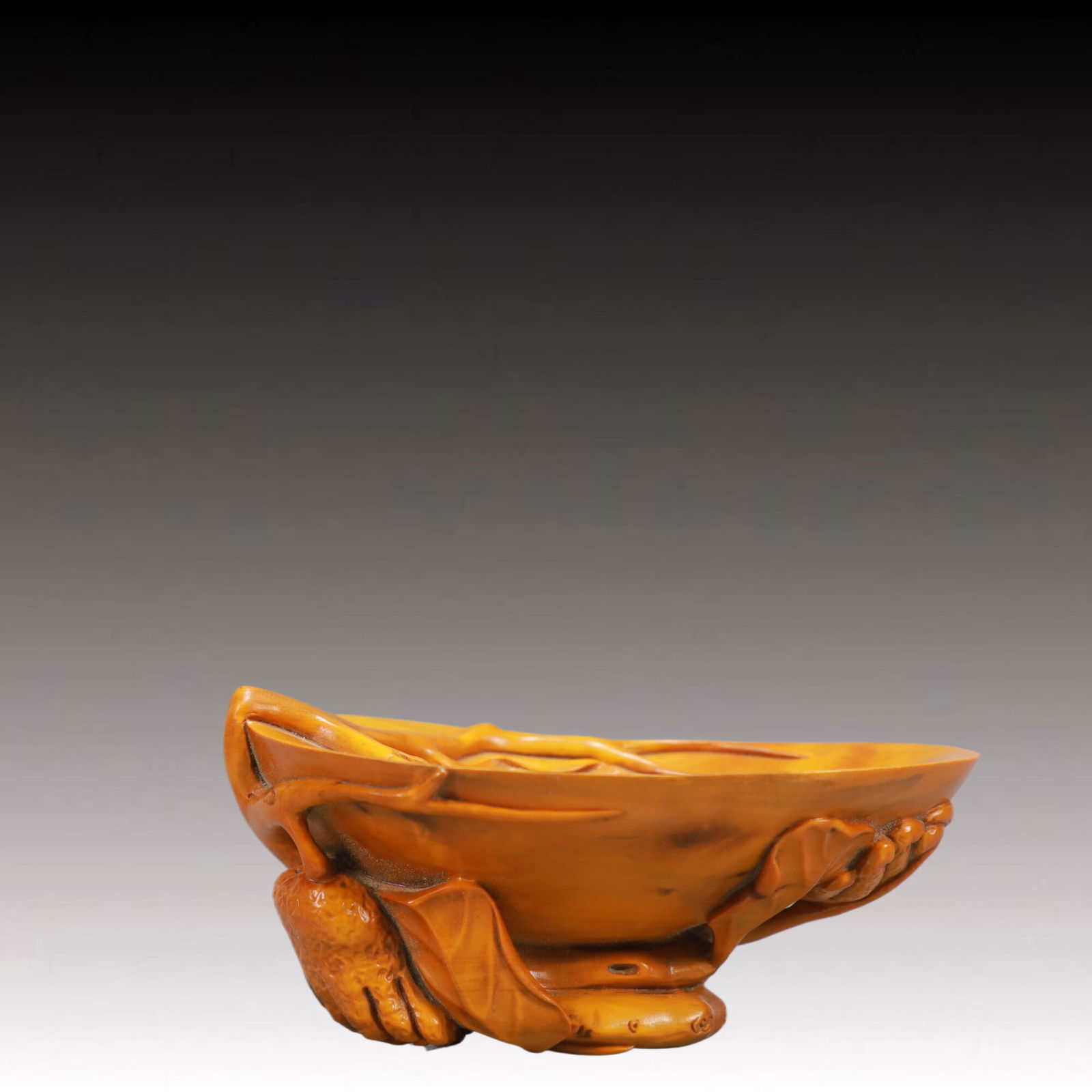 An Exquisite Boxwood Bergamot Pattern Cup: An Exquisite Boxwood Bergamot Pattern Cup,Qing Dynasty,China,Size:4.3inx3inx1.8in,Weight:100g 黄杨木佛手柑纹杯,中国清代