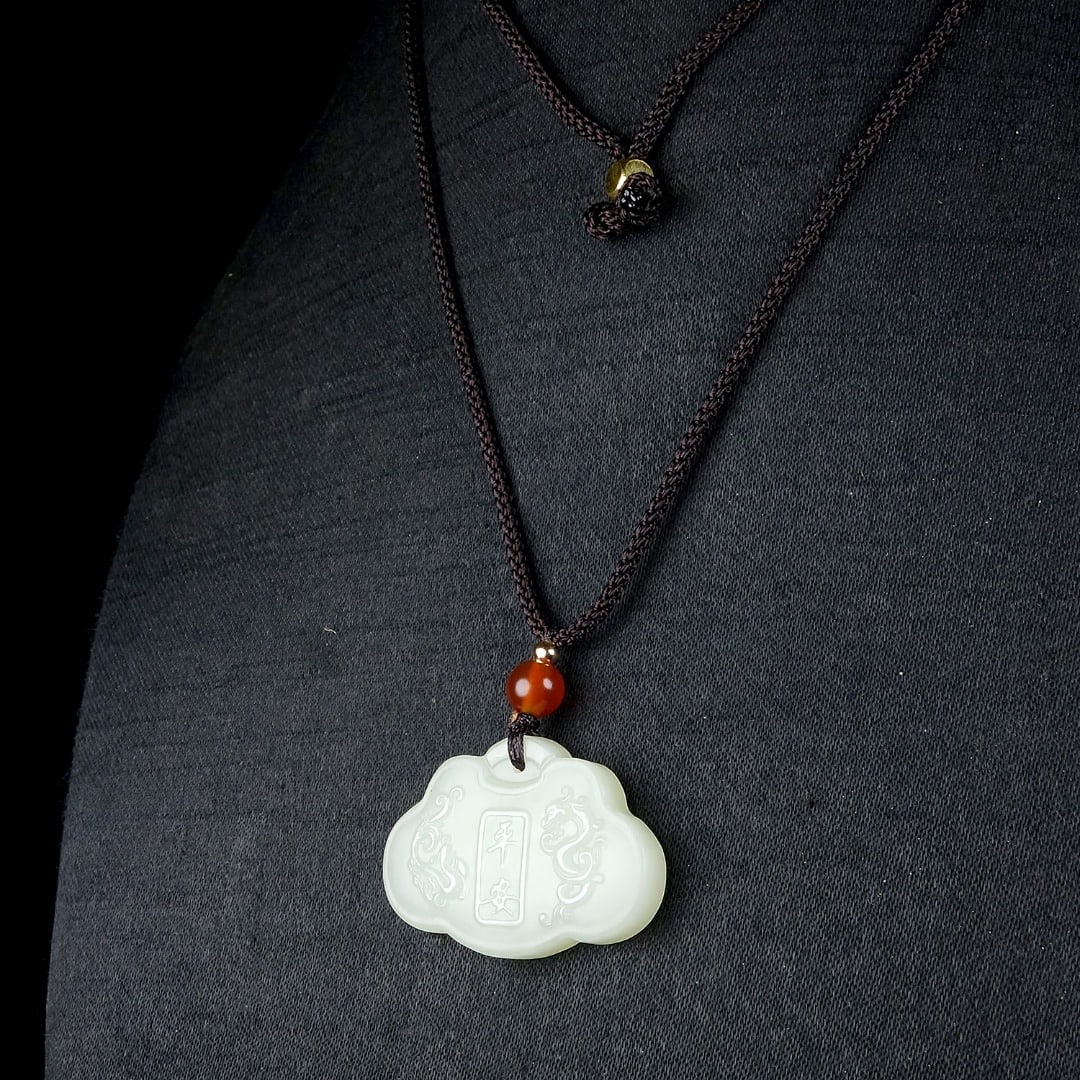 An Exquisite White Jade Dragon Pattern Pendant - 5