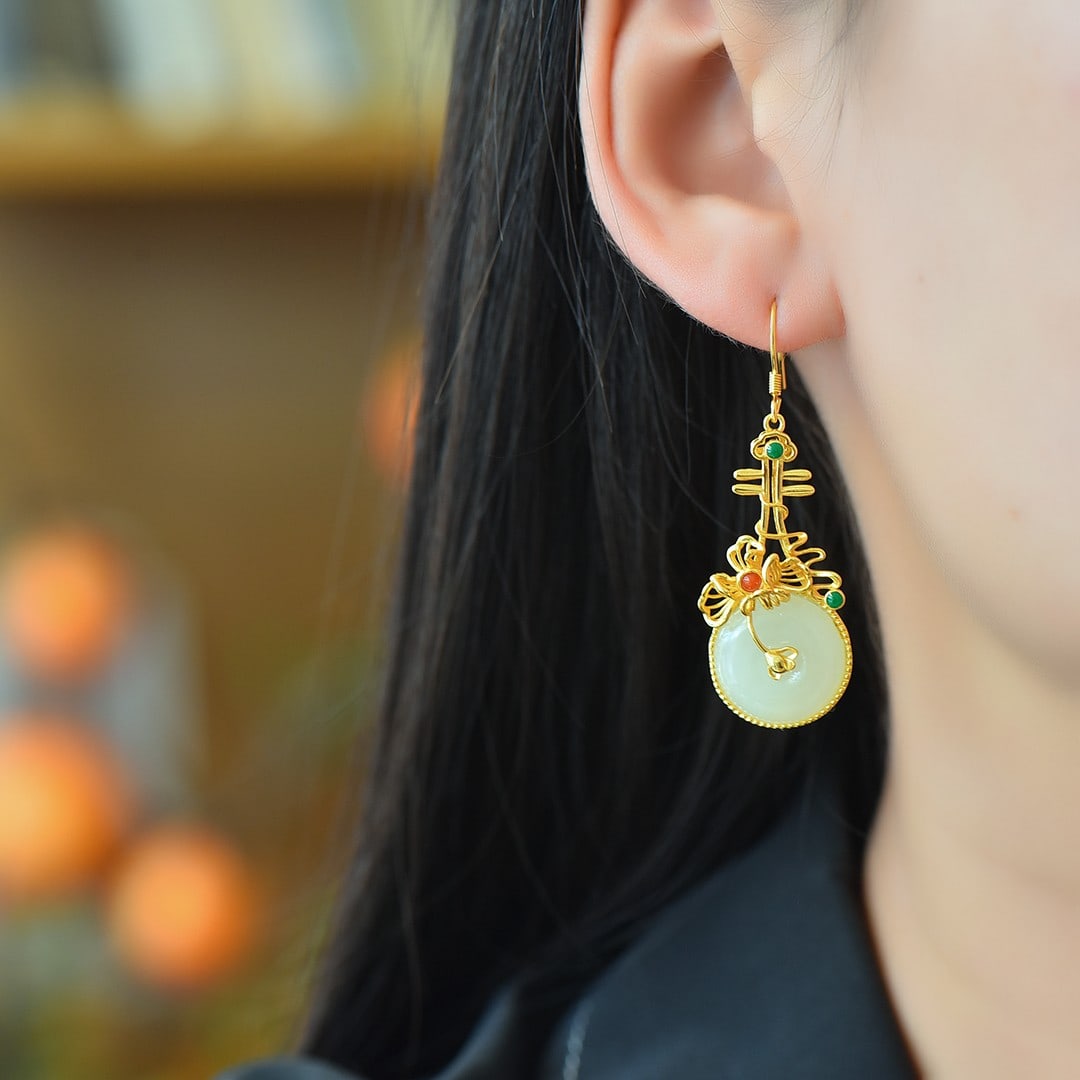 A Pair of Exquisite Sterling Silver-Gold Plated Inlaid White Jade Earrings: A Pair of Exquisite Sterling Silver-Gold Plated Inlaid White Jade Earrings,Size:0.6inx0.6in 一对纯银镀金镶白玉耳环