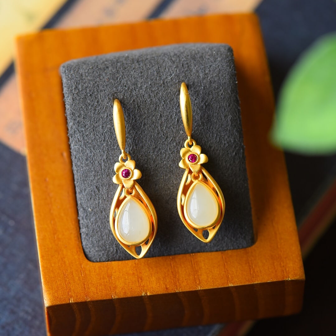A Pair of Exquisite Sterling Silver-Gold Plated Inlaid White Jade Earrings: A Pair of Exquisite Sterling Silver-Gold Plated Inlaid White Jade Earrings,Size:0.4inx1.3in 一对纯银镀金镶白玉耳环