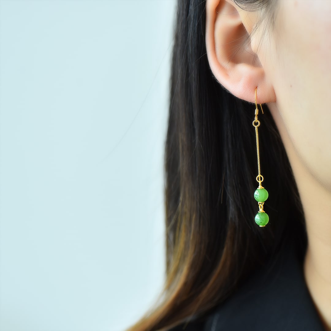 A Pair of Exquisite Sterling Silver-Gold Plated Inlaid Jasper Earrings: A Pair of Exquisite Sterling Silver-Gold Plated Inlaid Jasper Earrings,Size:0.2inx0.2in 一对纯银镀金镶碧玉耳环