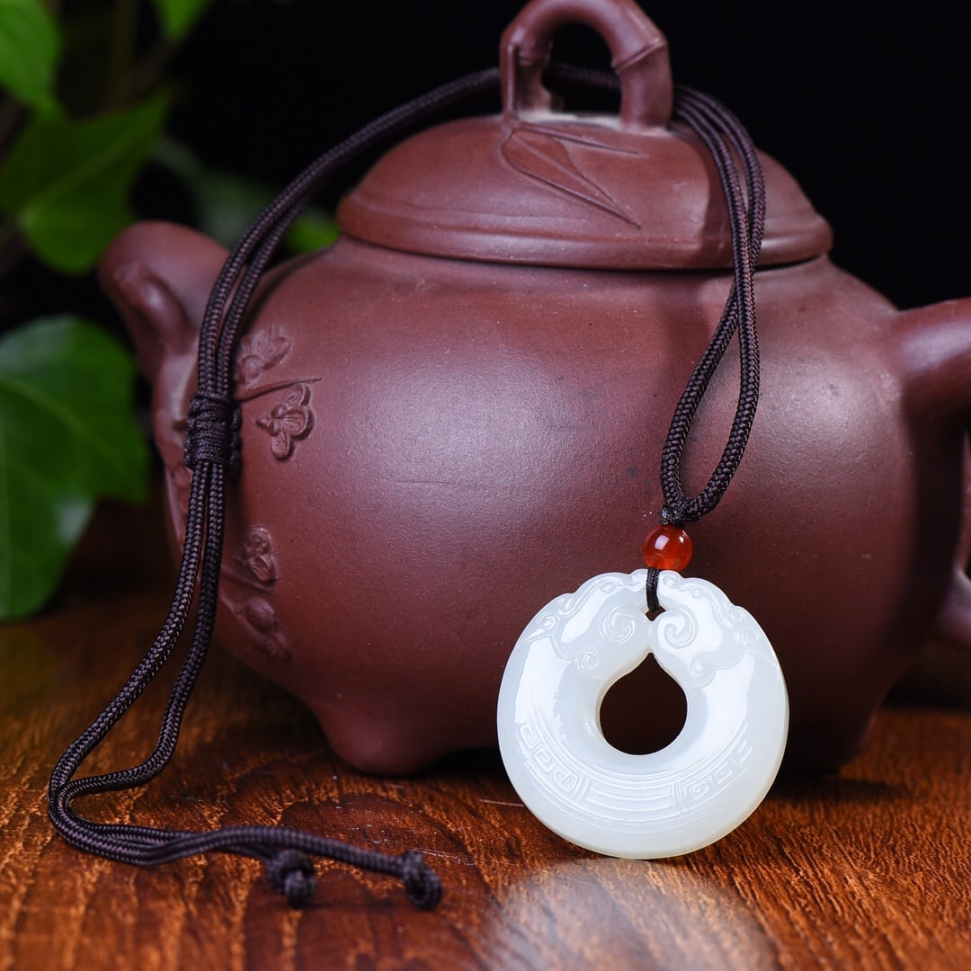 An Exquisite White Jade Dragon Pattern Pendant - 5