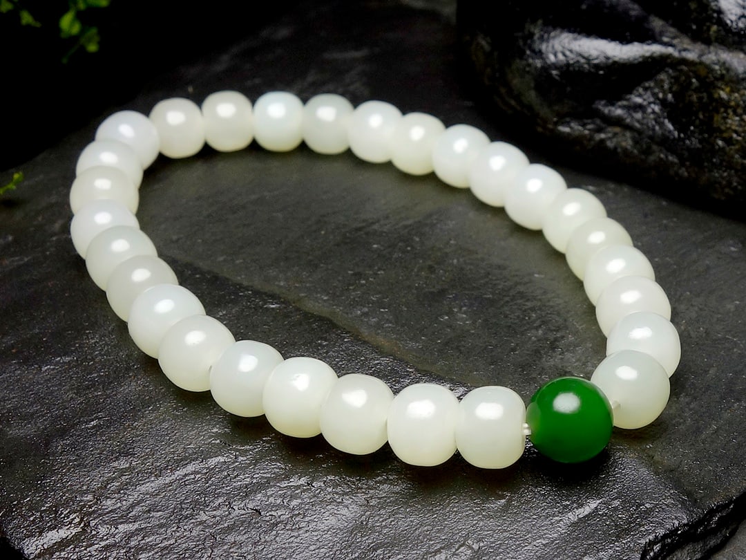 An Exquisite White Jade Bracelets - 5