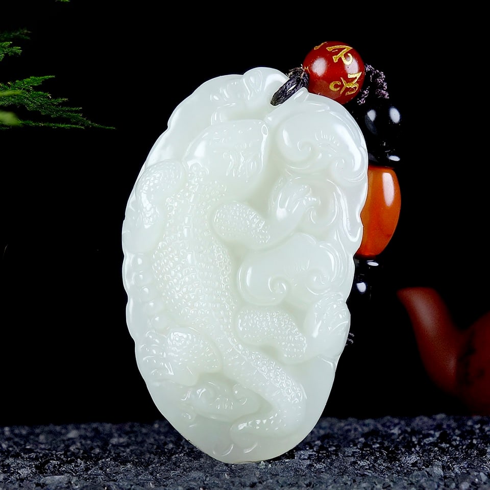 An Exquisite White Jade Gecko Pattern Pendant: An Exquisite White Jade Gecko Pattern Pendant,Size:2inx1.2inx0.4in 白玉壁虎纹挂件