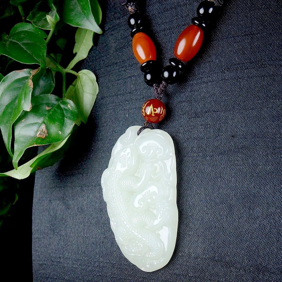 An Exquisite White Jade Gecko Pattern Pendant - 5