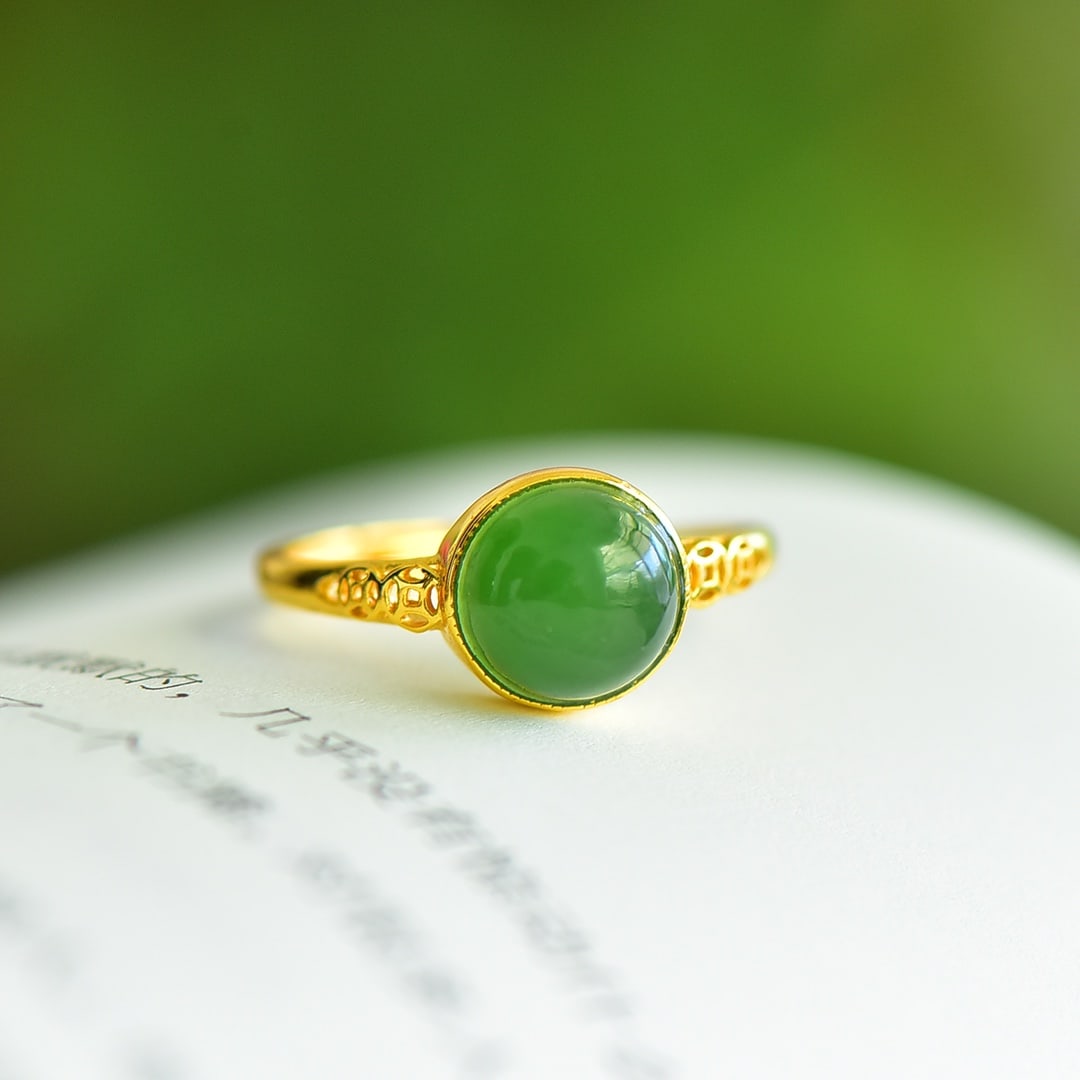 An Exquisite Sterling Silver-Gold Plated Inlaid Jasper Ring: An Exquisite Sterling Silver-Gold Plated Inlaid Jasper Ring 纯银镀金镶碧玉戒指