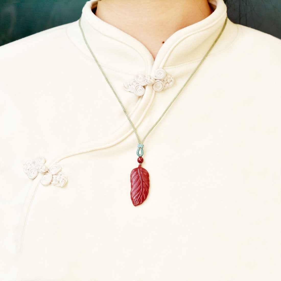 An Exquisite Cinnabar Feather Pendant: An Exquisite Cinnabar Feather Pendant,Size:0.7inx1.5in,Weight:8.05g 朱砂羽毛挂件