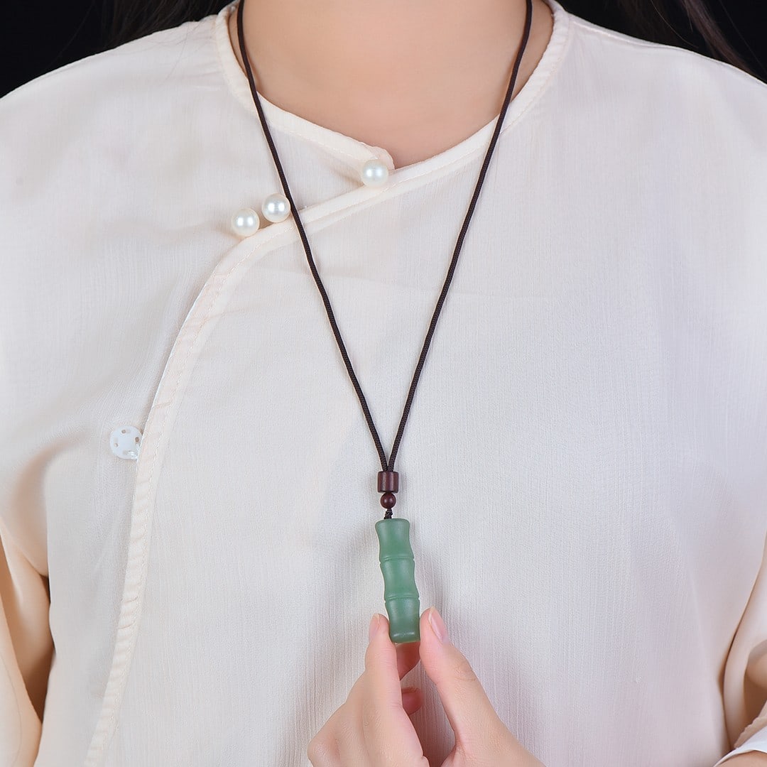 An Exquisite Jadeite Pendant (1 of 5)