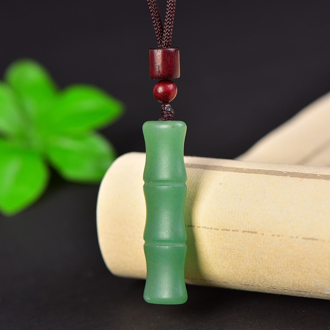 An Exquisite Jadeite Pendant - 4