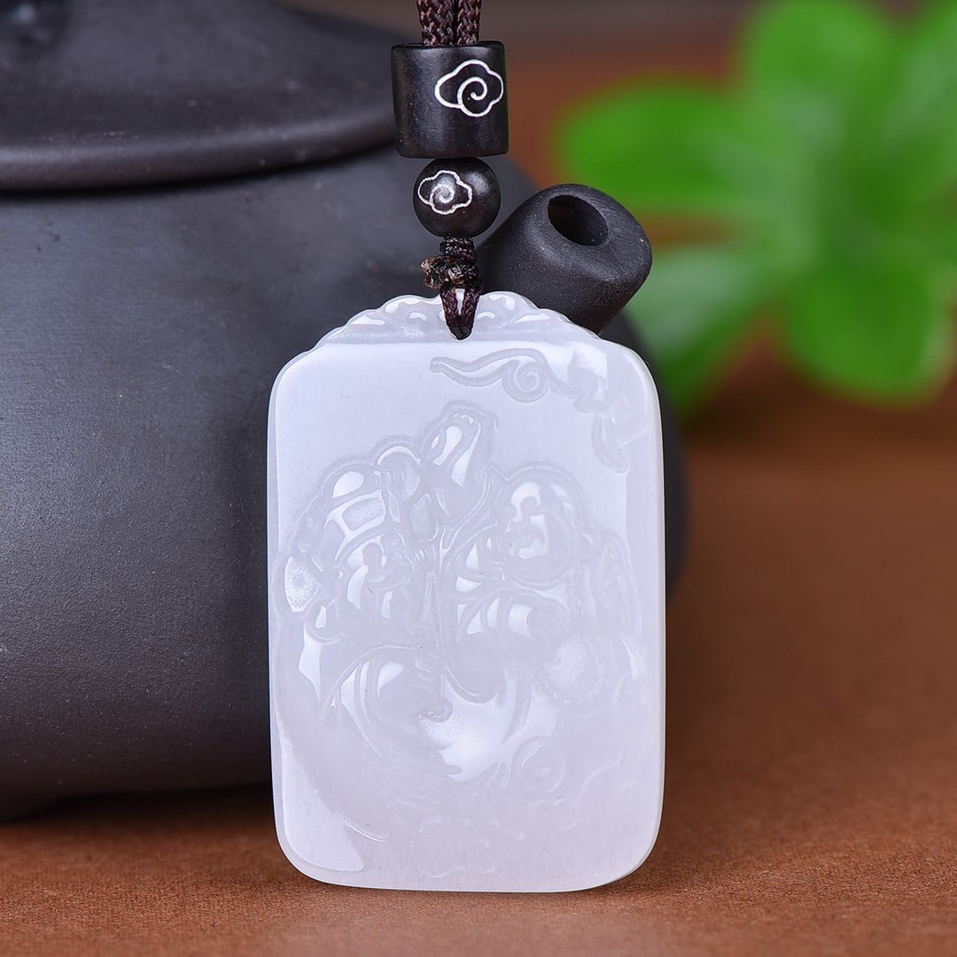 An Exquisite White Jade Figure Pattern Pendant - 3
