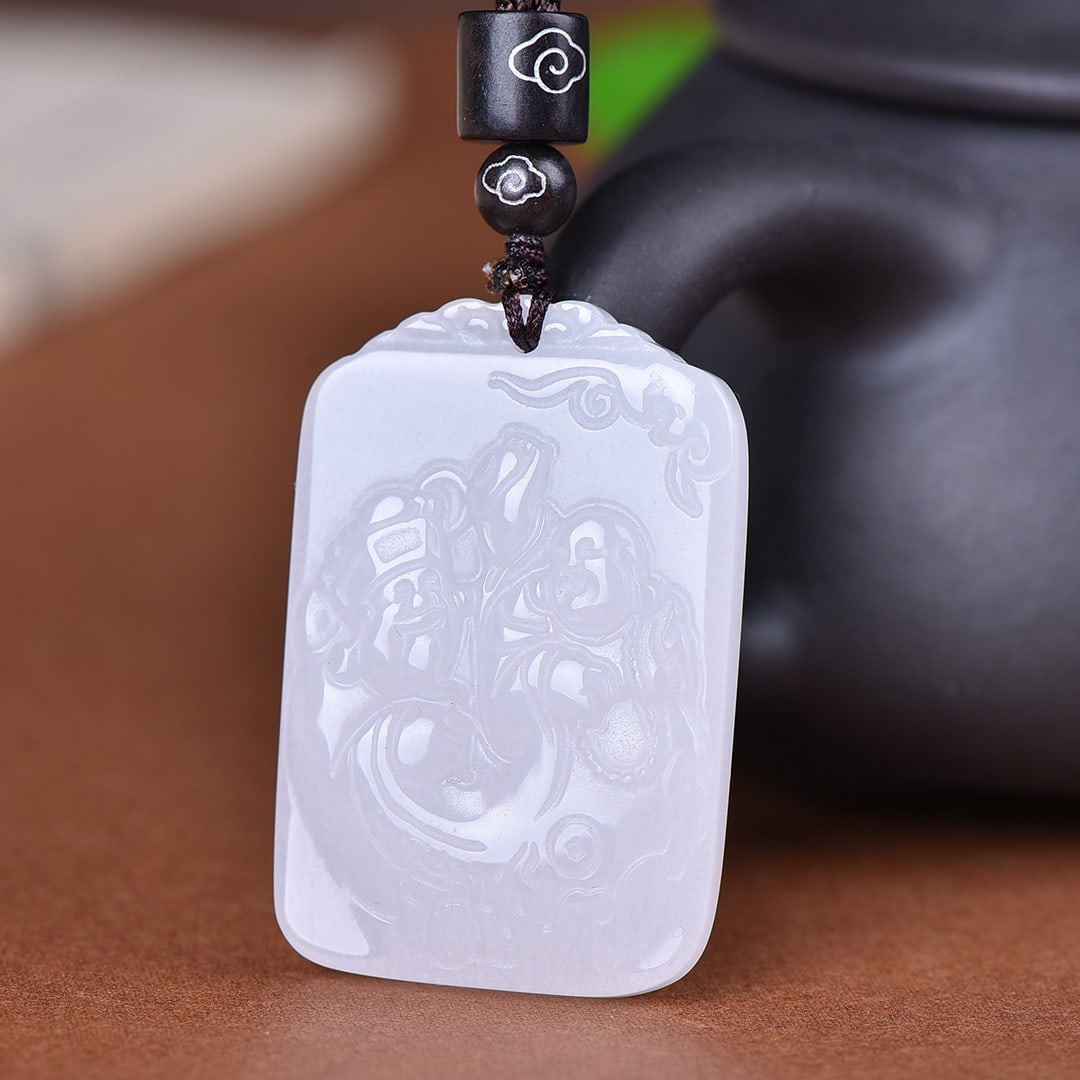 An Exquisite White Jade Figure Pattern Pendant - 4