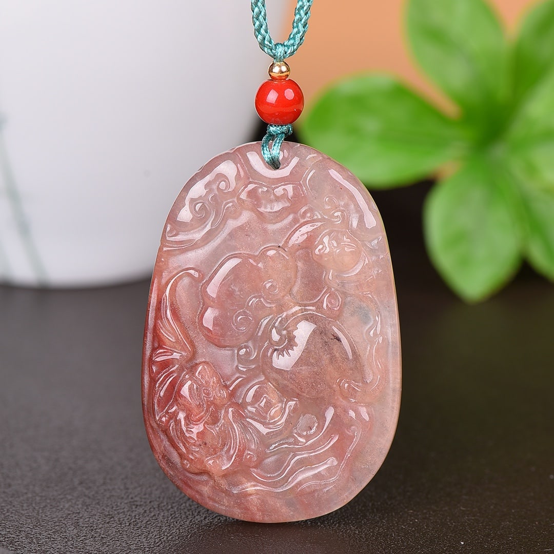 An Exquisite Red Jade Auspicious Cloud Pattern Pendant - 2