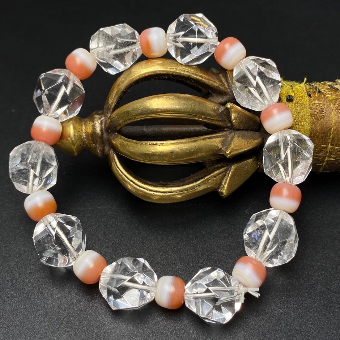 A Precious Crystal Bracelets: A Precious Crystal Bracelets,Size:0.6inx0.5in,Weight:44.2g 水晶手串