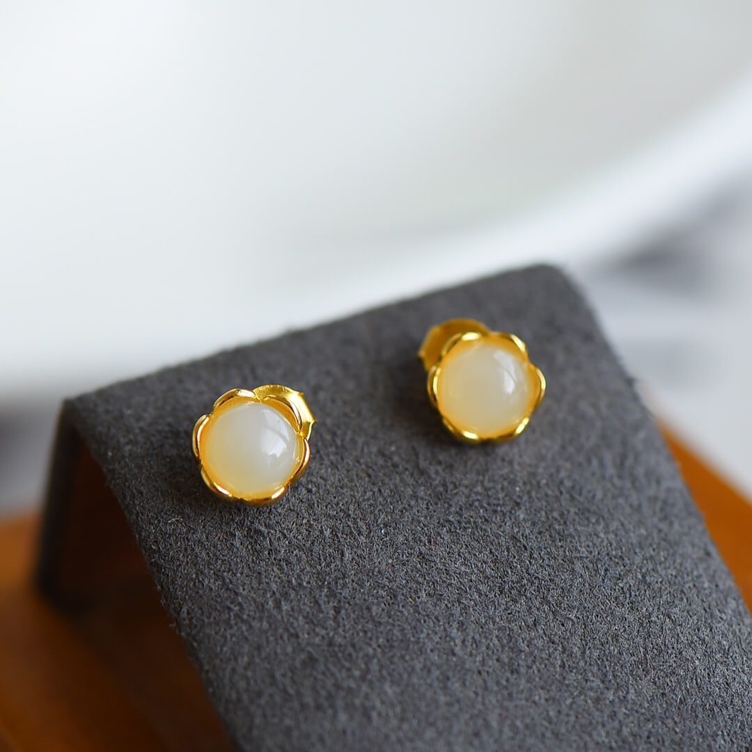 A Pair of Exquisite Sterling Silver-Gold Plated Inlaid White Jade Earrings: A Pair of Sterling Silver-Gold Plated Inlaid White Jade Earring , Size :0.2inx0.2ins 