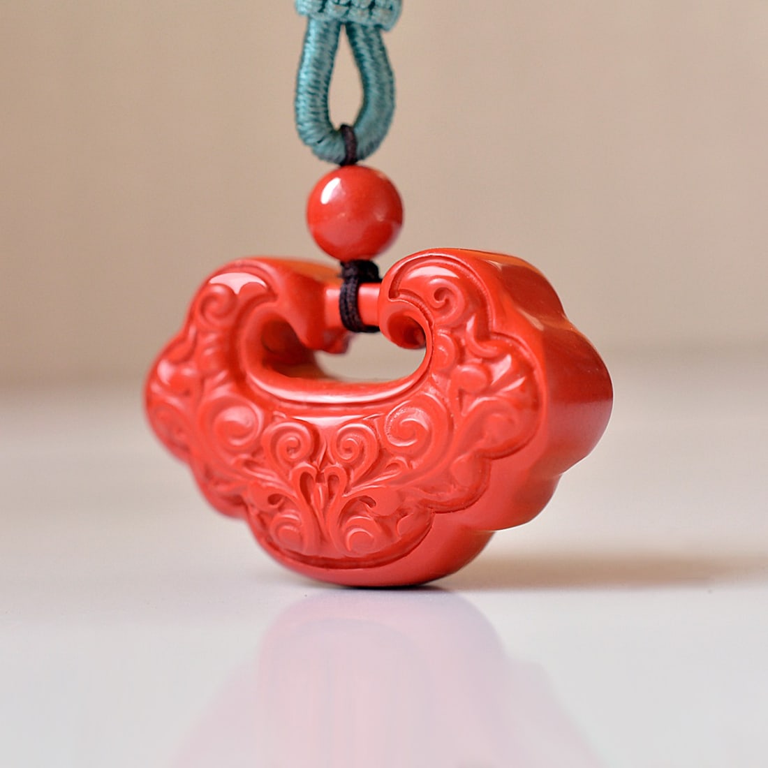 An Exquisite Cinnabar Flower Pattern Pendant - 5