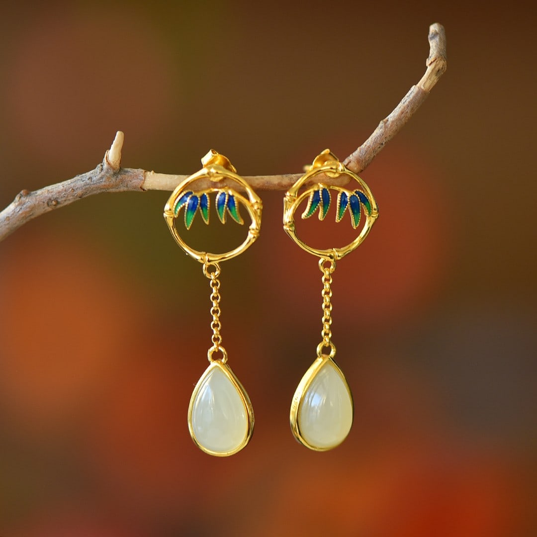 A Pair of Exquisite Sterling Silver-Gold Plated Inlaid White Jade Enamel Earrings: A Pair of Exquisite Sterling Silver-Gold Plated Inlaid White Jade Enamel Earrings,Size:0.3inx0.5in 