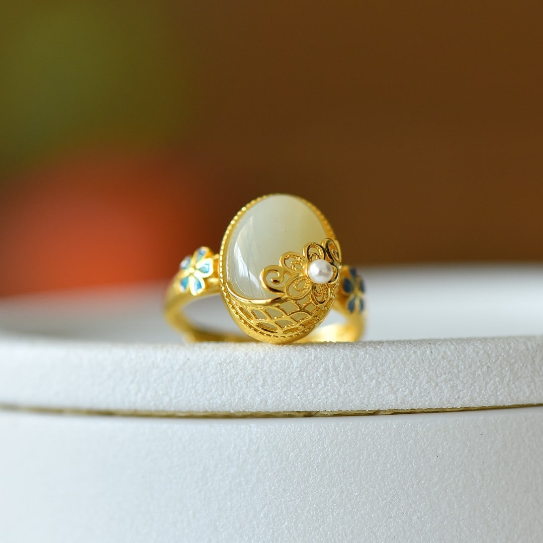 An Exquisite Sterling Silver-Gold Plated Inlaid White Jade Enamel Ring,Inlaid Pearls: An Exquisite Sterling Silver-Gold Plated Inlaid White Jade Enamel Ring,Inlaid Pearls,Size:0.4inx0.6in 