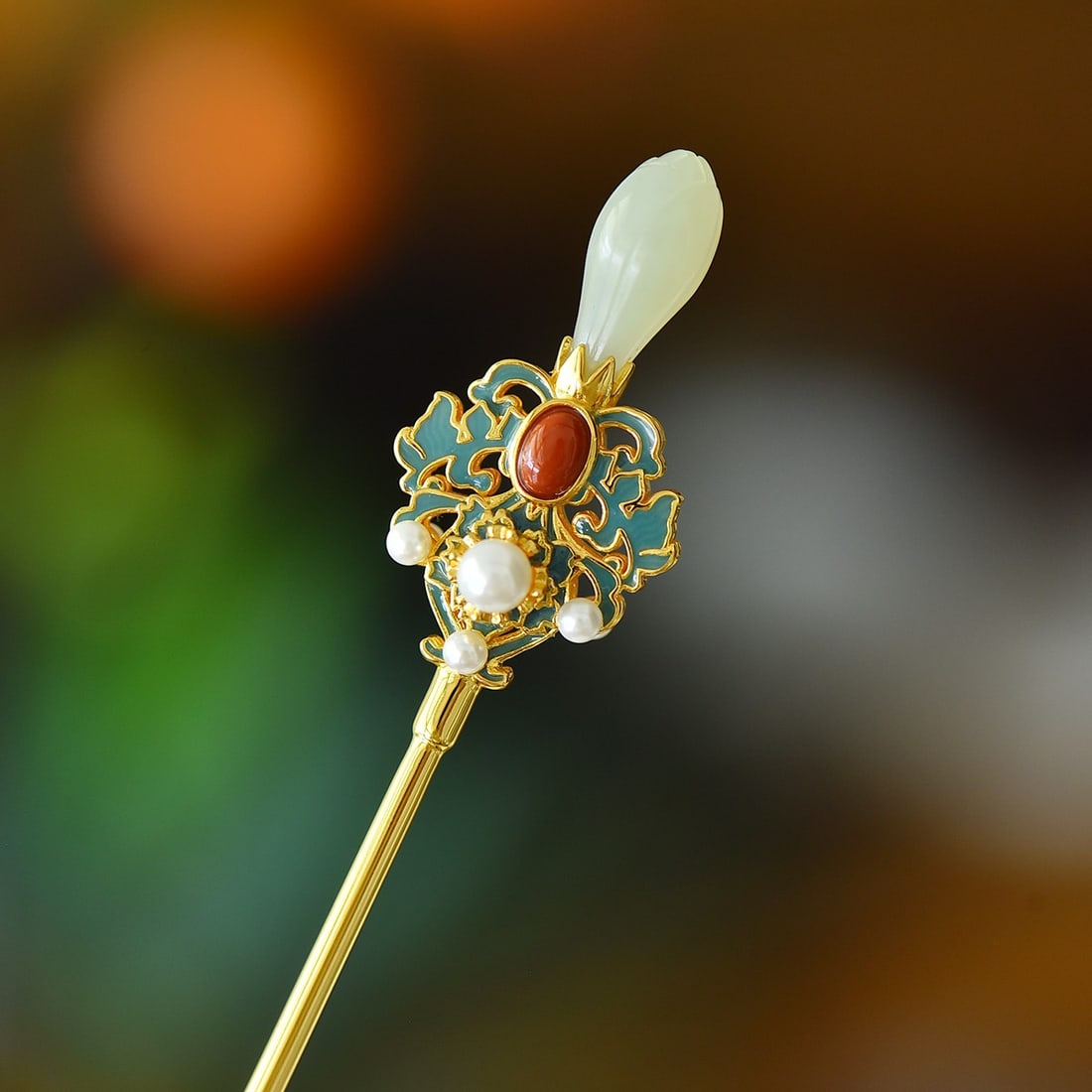 An Exquisite Sterling Silver-Gold Plated Inlaid White Jade Hairpin: An Exquisite Sterling Silver-Gold Plated Inlaid White Jade Hairpin,Size:0.4inx0.8in 纯银镀金镶白玉发簪