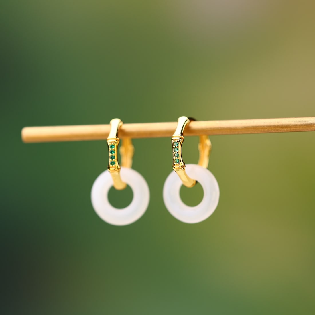 A Pair of Exquisite Sterling Silver-Gold Plated Inlaid White Jade Earrings,Inlaid Diamond: A Pair of Exquisite Sterling Silver-Gold Plated Inlaid White Jade Earrings,Inlaid Diamond,Size:0.5inx0.5in 