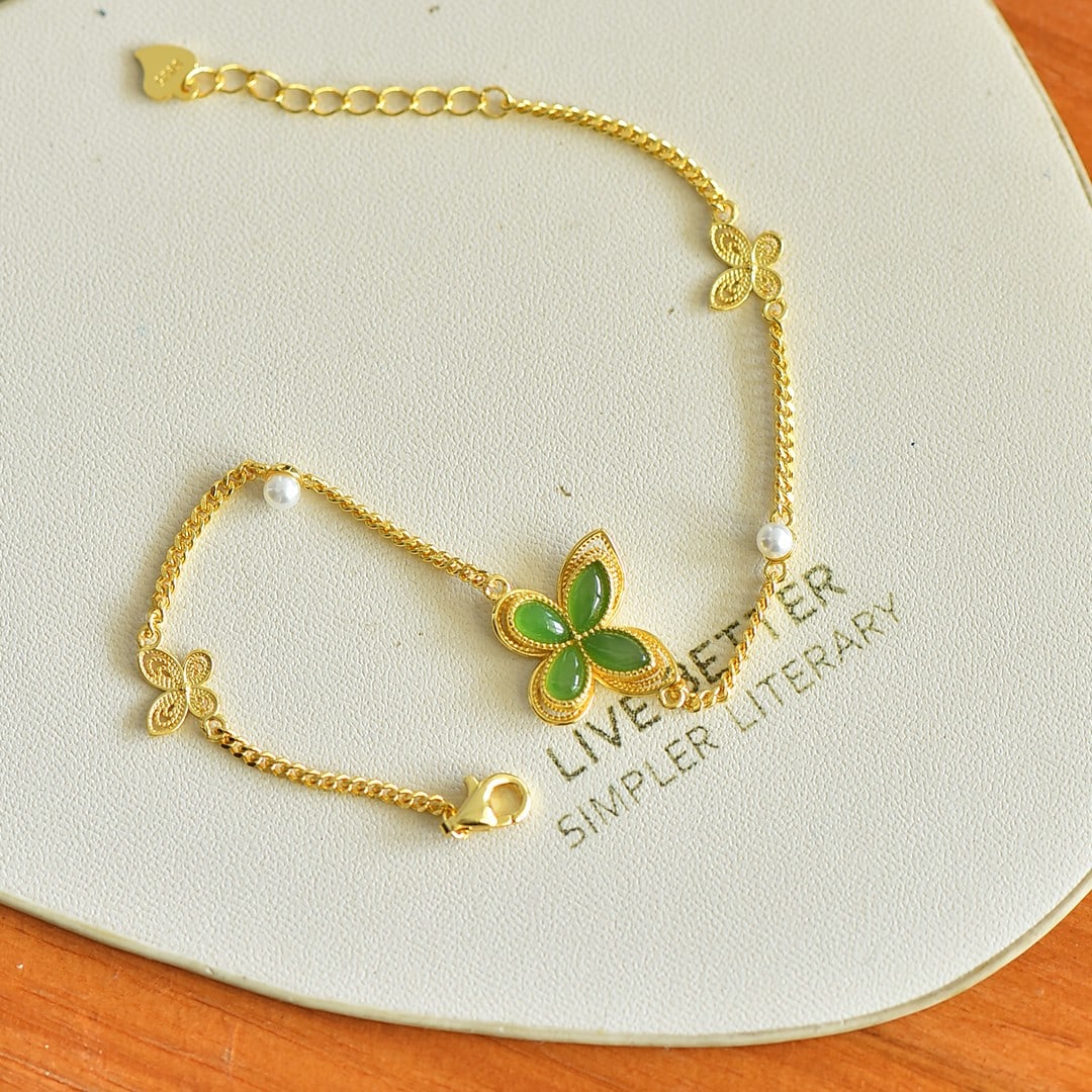 An Exquisite Sterling Silver-Gold Plated Inlaid Jasper Bracelet: An Exquisite Sterling Silver-Gold Plated Inlaid Jasper Bracelet,Size: 0.1inx0.2in 纯银镀金镶碧玉手链