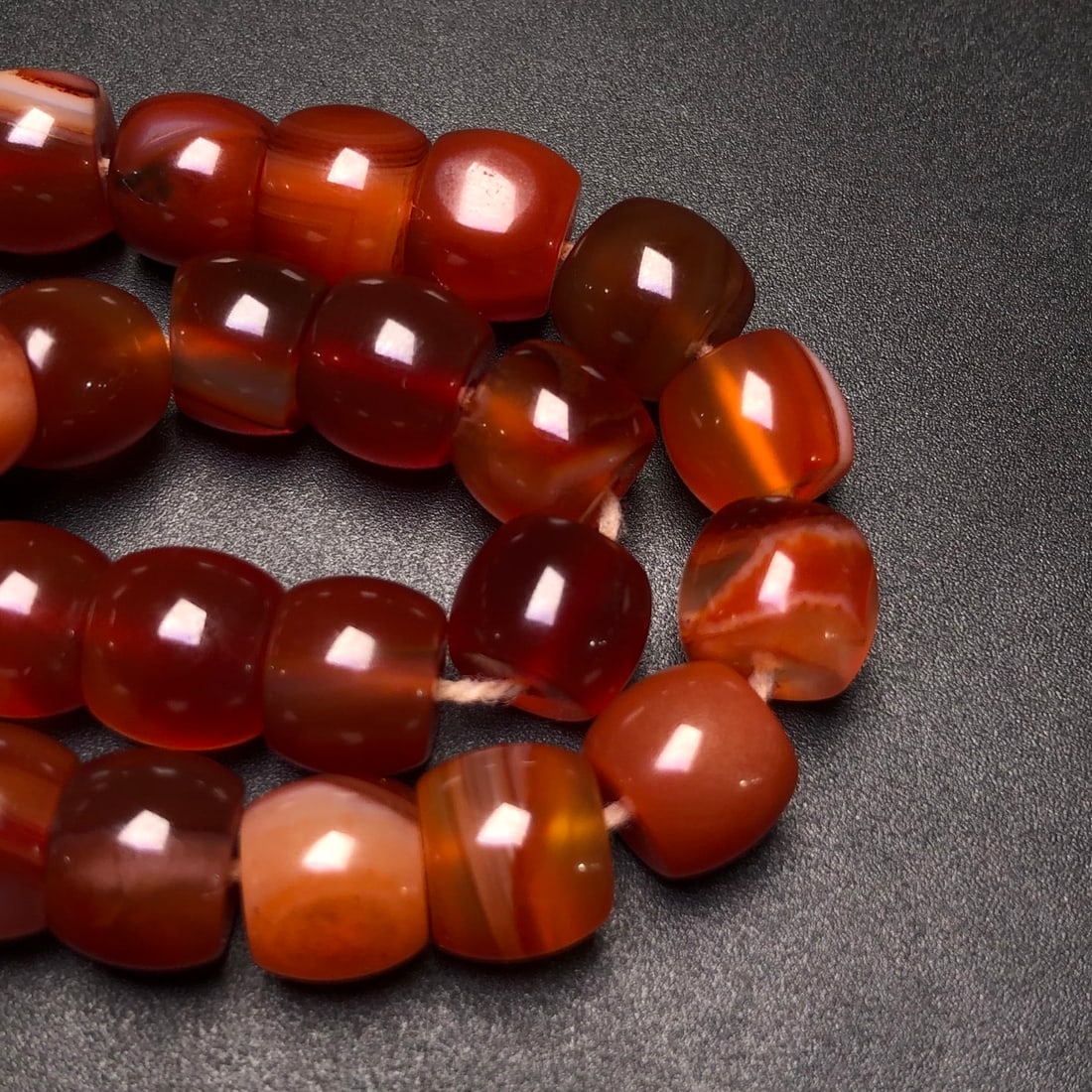 A Precious Agate Bracelets - 8