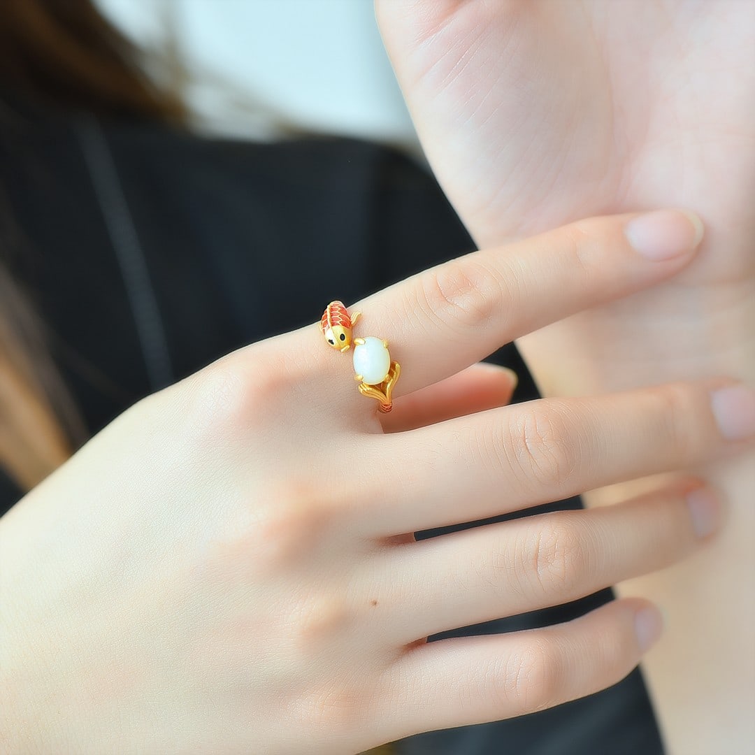 An Exquisite Sterling Silver-Gold Plated Inlaid White Jade Ring: An Exquisite Sterling Silver-Gold Plated Inlaid White Jade Ring 纯银镀金镶白玉戒指