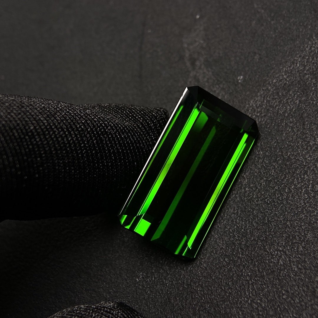 23Ctw Natural Tourmaline Loose: 23Ctw Natural Tourmaline Loose,Size:0inx0.5inx0.3in 23Ctw天然碧玺裸石