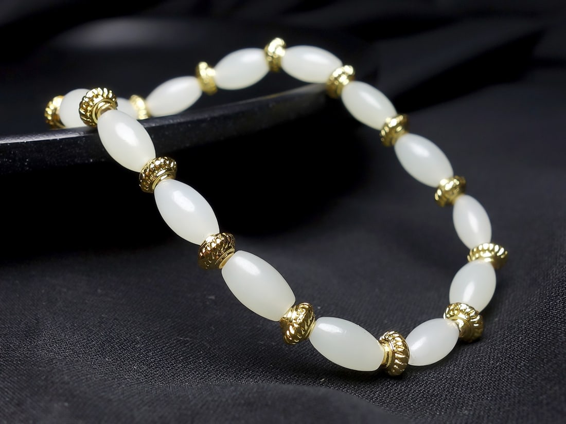 An Exquisite White Jade Bracelets - 5